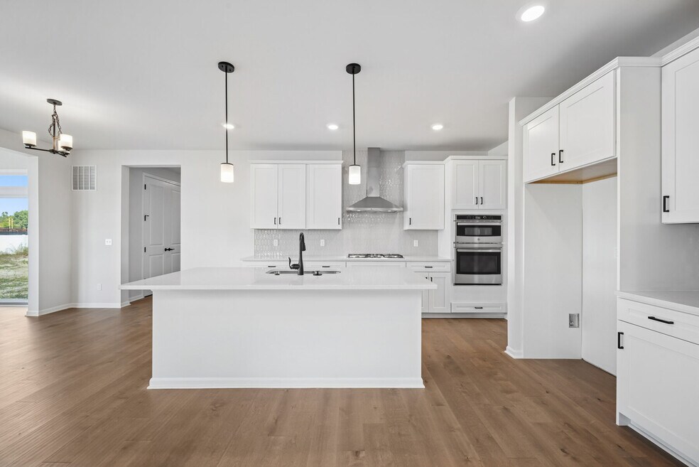 11997 Moore Ln, Washington Township, MI 48094 - photo 1