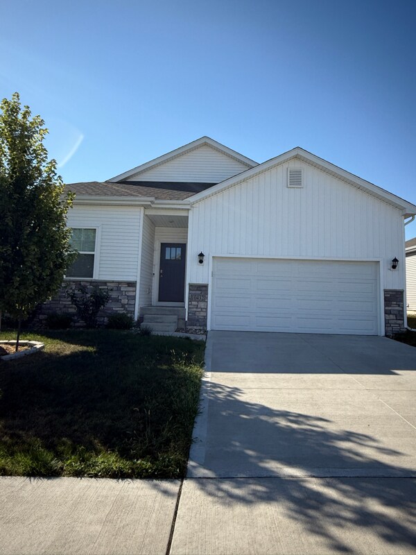 10432 Powell Ave, Johnston, IA 50131