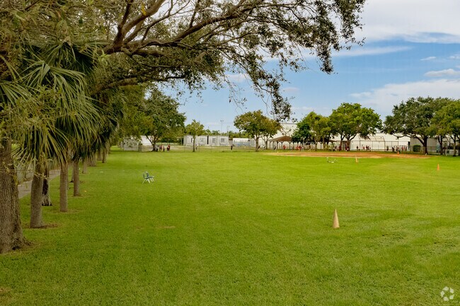 Plenty of green spaces at Horizon Elementary School in Sunrise, FL.