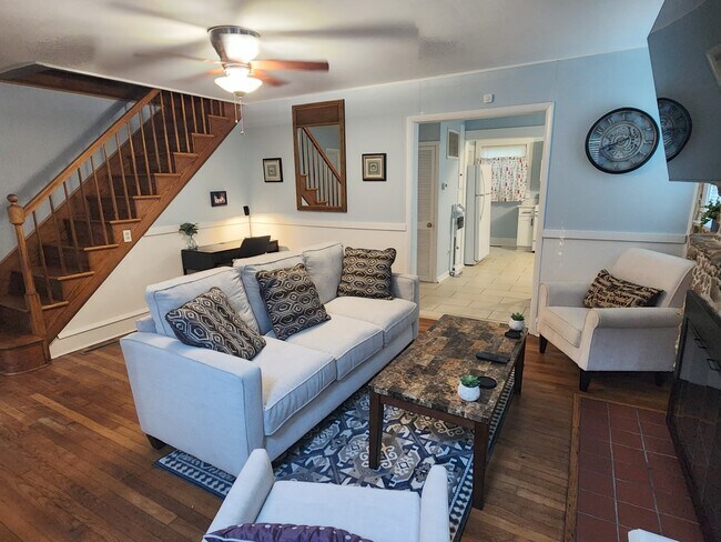 200 N Fourth St unit 200 A, Hampton, VA 23664 - photo 6