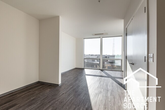 2340 N California Ave unit 405, Chicago, IL 60647 - photo 3
