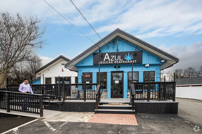 Azul Mexican Restaurant is a popular dining area in the neighborhood.