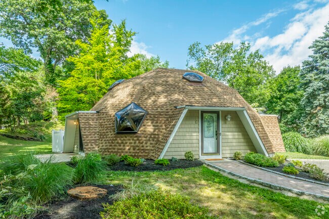 Eaton's Neck features some unique contemporary architecture for residents looking for character.