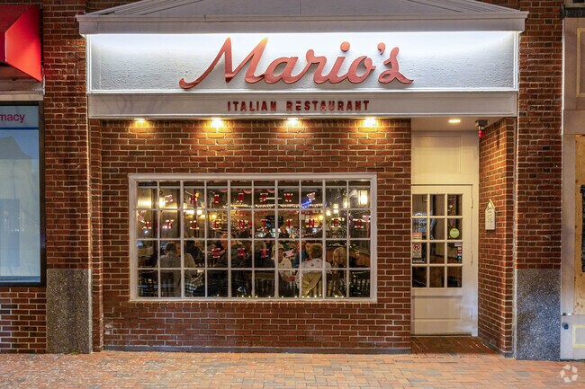 Mario's Italian Restaurant is located in Downtown Lexington just a short drive from Countryside.