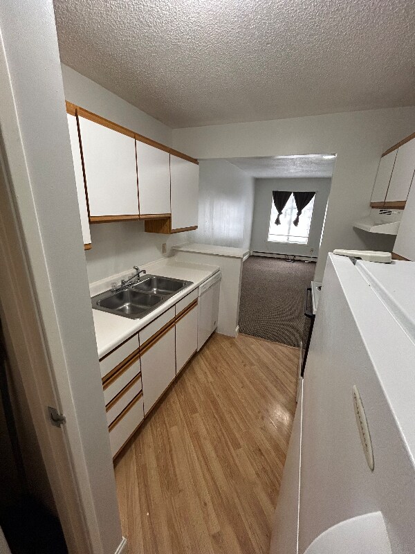 1512 1st St E unit 2, Thief River Falls, MN 56701 - photo 6