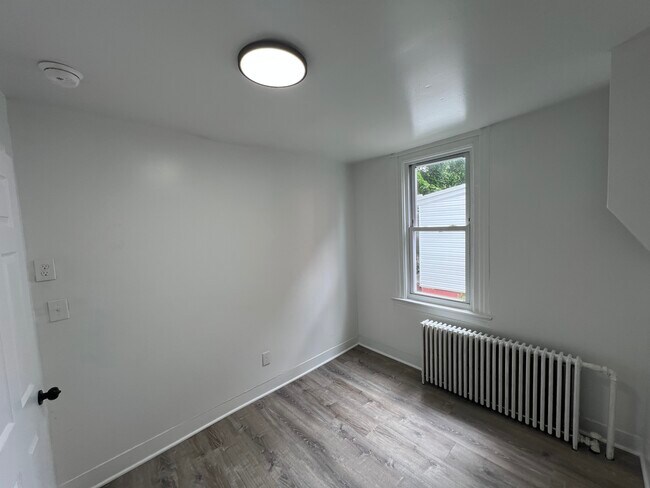 305 E 20th St, Chester, PA 19013 - photo 5