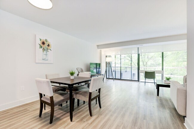 1550 Clarendon Blvd unit FL4-ID1024646P, Arlington, VA 22209 - photo 6