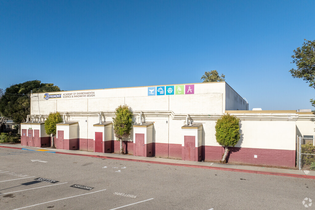Fremont Academy of Environmental Science and Innovative Design serves over 730 students.