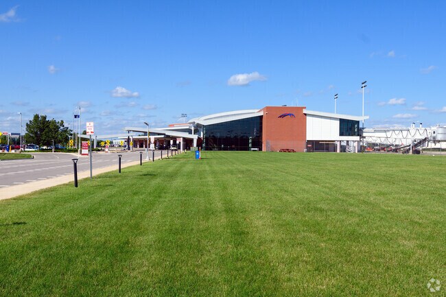 Parkview Hills residents benefit from living close to the Kalamazoo Airport.