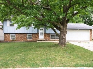 707 Chester Dr, Normal, IL 61761