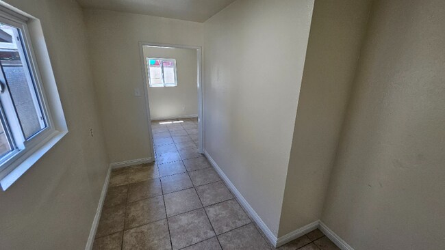 13453 1/4 Filmore St unit 13457 1/2, Los Angeles, CA 91331 - photo 5