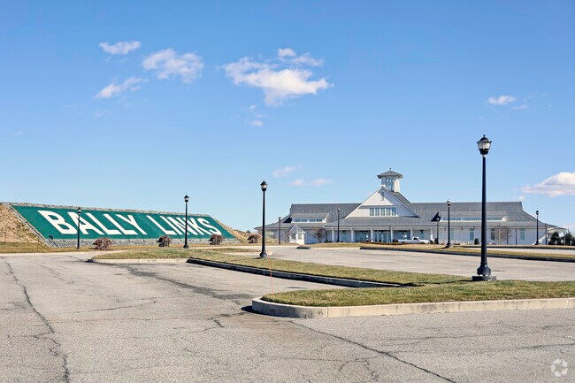 Bally's Gold Links in the Throggs Neck community is said to be a world class golf course.