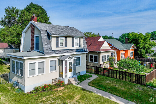 Well-maintained lots and old-growth trees are a hallmark of the Shingle Creek neighborhood.