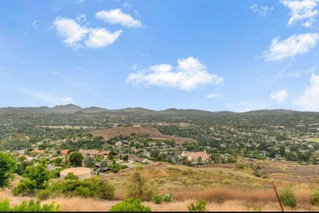 2506 Sapra St, Thousand Oaks, CA 91362 - photo 2