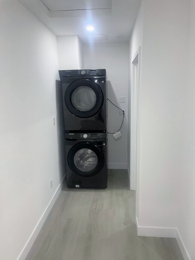 19057 Friar St, Los Angeles, CA 91335 - photo 7