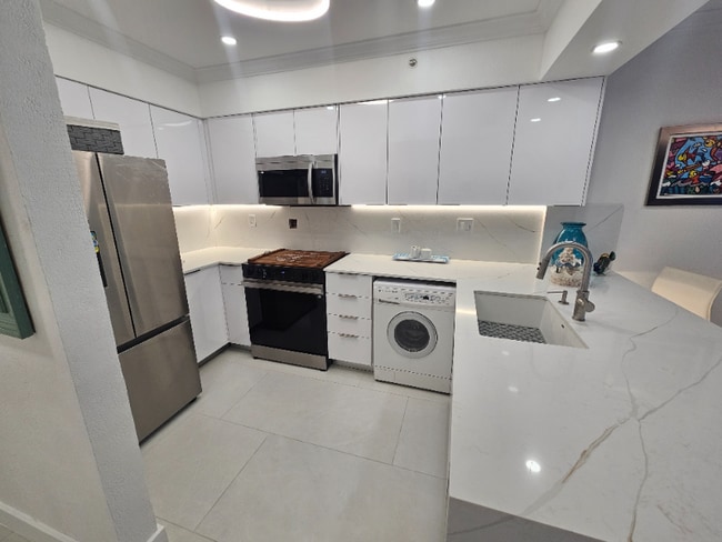 The Wave unit Lanai, Hollywood, FL 33019 - photo 5