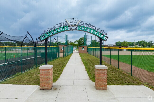 Join the Kettering High School Captains Girls Softball team.