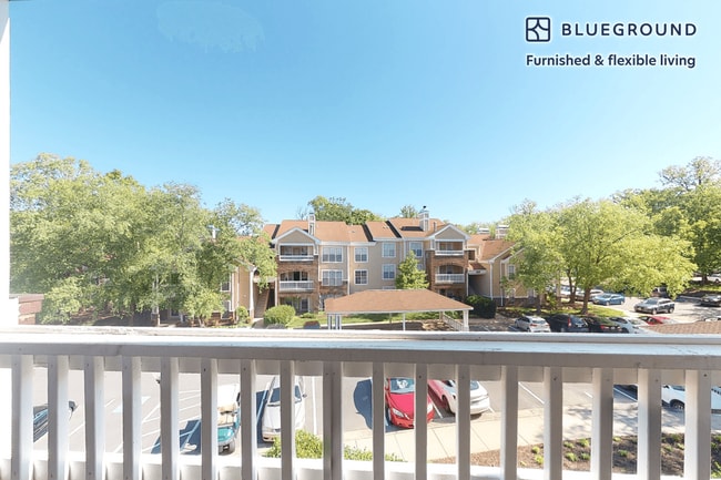 13116 Autumn Woods Way unit FL3-ID8544A, Fairfax, VA 22033 - photo 4