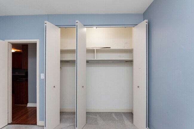 2300 N Commonwealth Ave unit 1A, Chicago, IL 60614 - photo 6