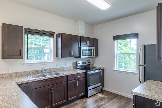 3BR, 2.5BA - 1,715SF - Cambridge - Kitchen