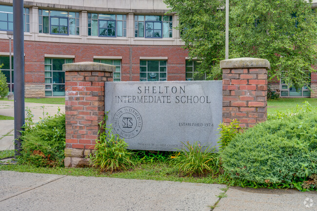 Shelton Intermediate School in Shelton serves students in grades 7th and 8th.