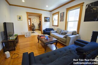 124 Columbia St Unit 1, Brookline, MA 02446