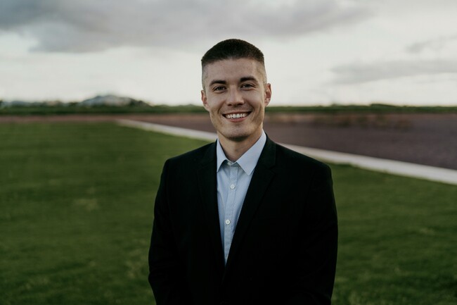 Agent Photo