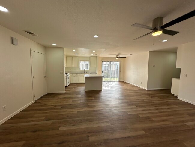 1371 Marline Ave, El Cajon, CA 92021 - photo 5