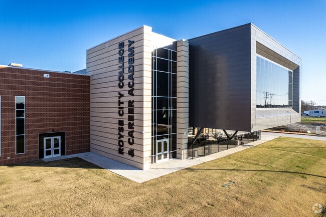 Royce City High is is the only high school in the Royse City for students grade 9-12.