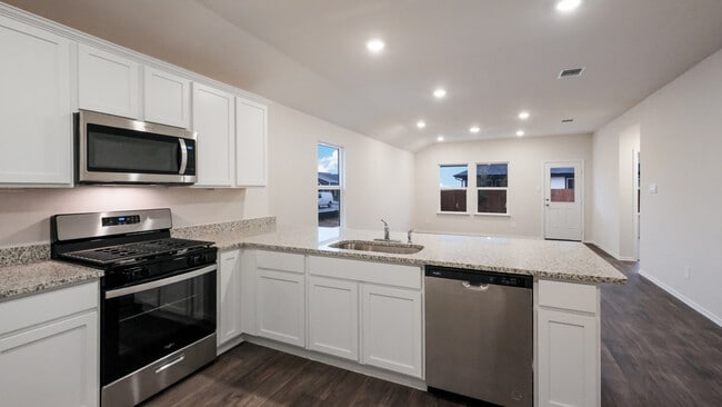 416 Sandringham Loop, Kyle, TX 78640 - photo 6