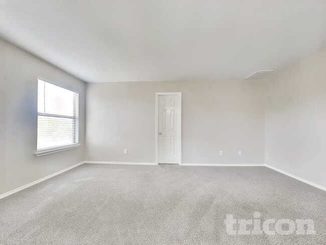 5617 Victory Gallop Dr, Del Valle, TX 78617 - photo 7