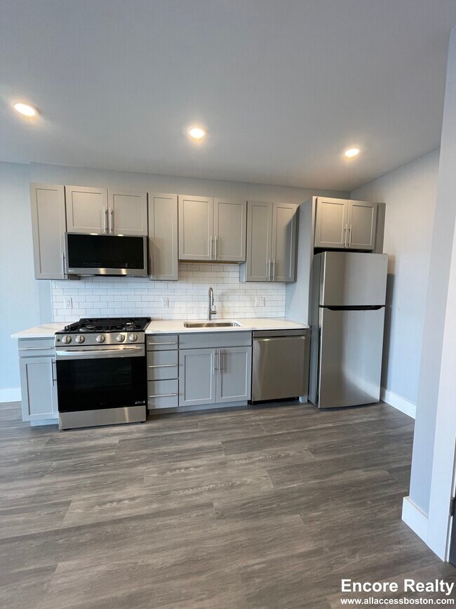 365 Western Ave unit 512, Boston, MA 02135 - photo 2