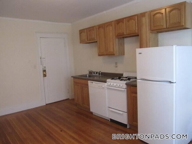 1615 Commonwealth Ave unit 6, Brighton, MA 02135 - photo 4
