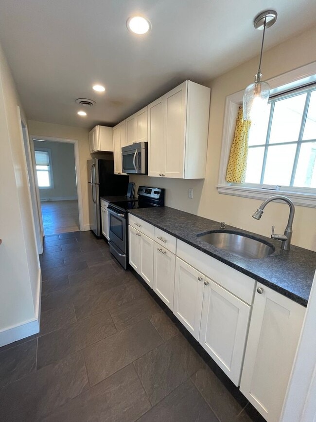 33 Pine St Unit . 4, Burlington, VT 05401