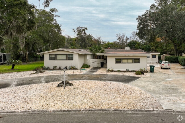 Mid century modern homes are mainly on the west side of Monclair neighborhood.
