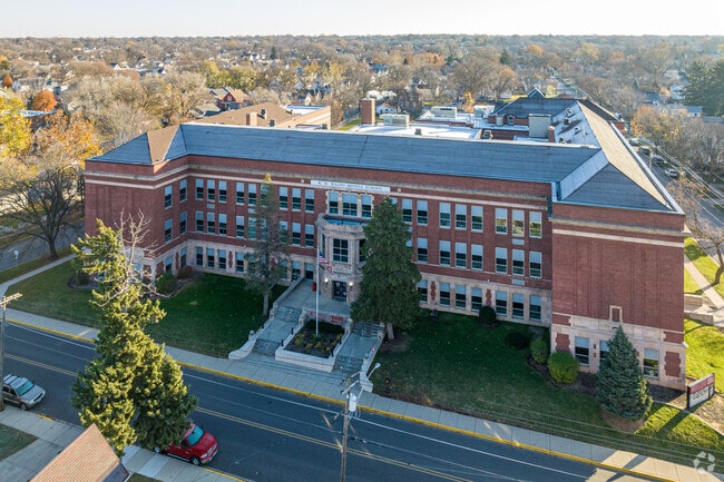 Waldo MS has a Yearbook Club & Newspaper Club where students can learn desktop publishing.