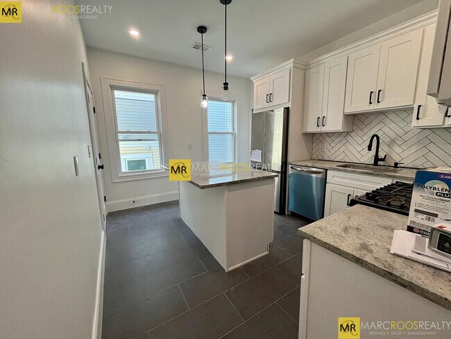 234 Calumet St unit 3, Boston, MA 02120 - photo 3