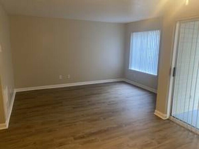 Chesapeake Pointe, Milwaukie, OR 97267 - photo 2