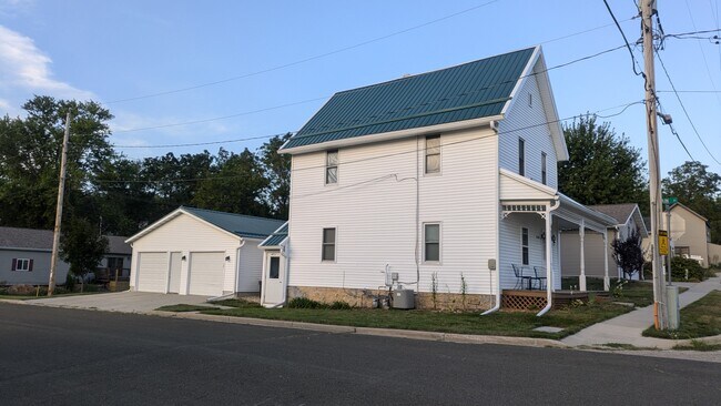 10988 Ridge St unit 2, Blue Mounds, WI 53517 - photo 3