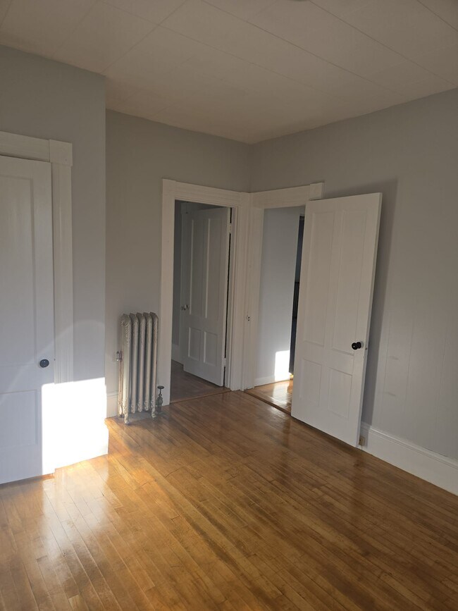 96 Ashland St unit 1, Manchester, NH 03104 - photo 3