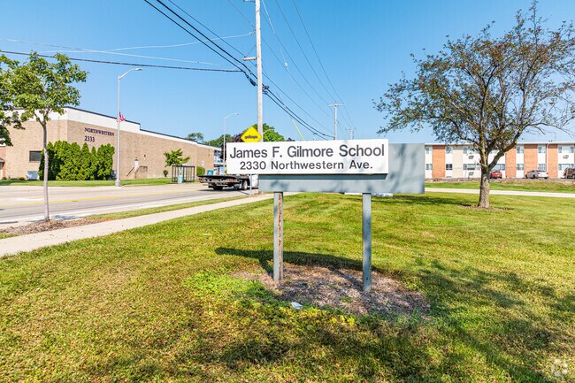 Gilmore Fine Arts School is part of the Racine Unified School District.