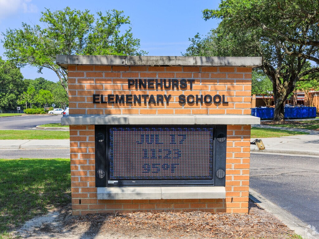 Pinehurst Elementary is a great option for local Woodstock students.