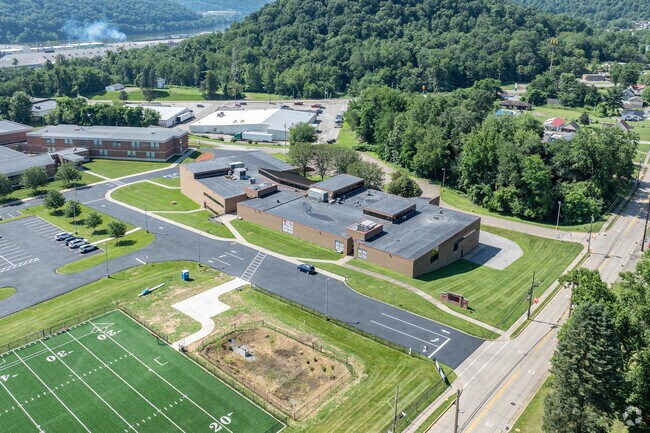 Their are all sorts of ball fields in walking distance of Karaffa Elementary School.
