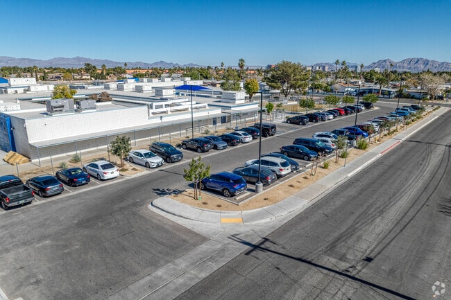 Vegas Verdes Elementary School 6