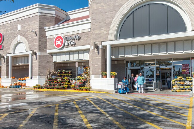 Residents can grab their weekly groceries at the local Jewel-Osco.