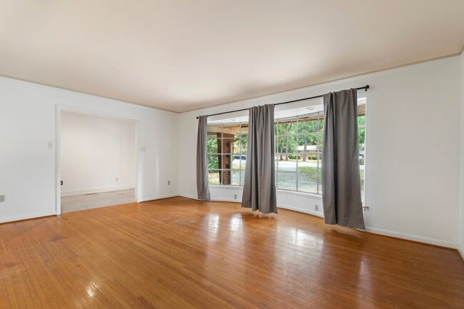 7001 W Markham St, Little Rock, AR 72205 - photo 4