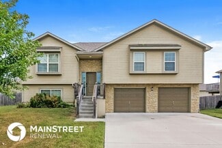 19119 Corbyn Ln, Smithville, MO 64089