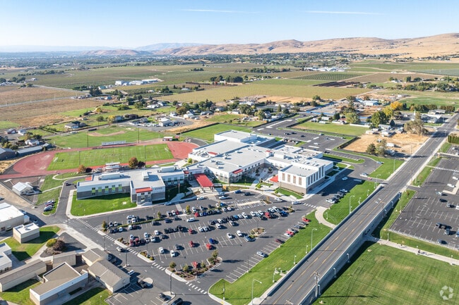 Great educational courses are available at East Valley High School.