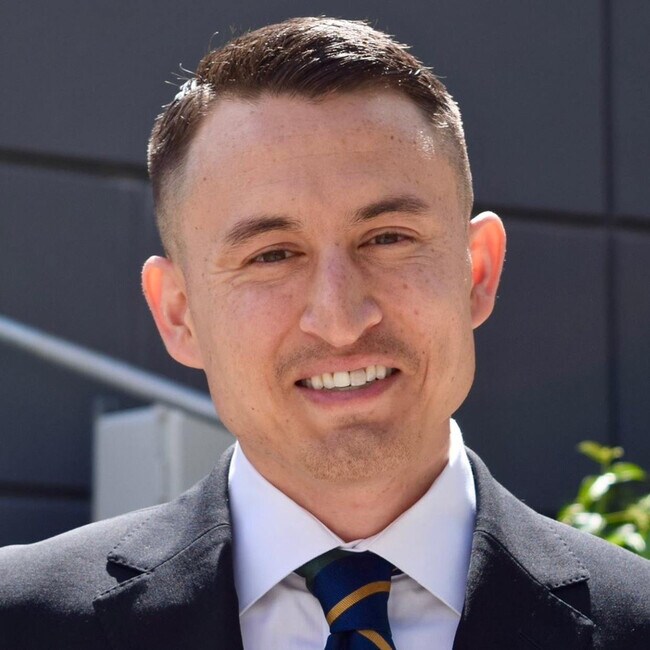 Agent Photo