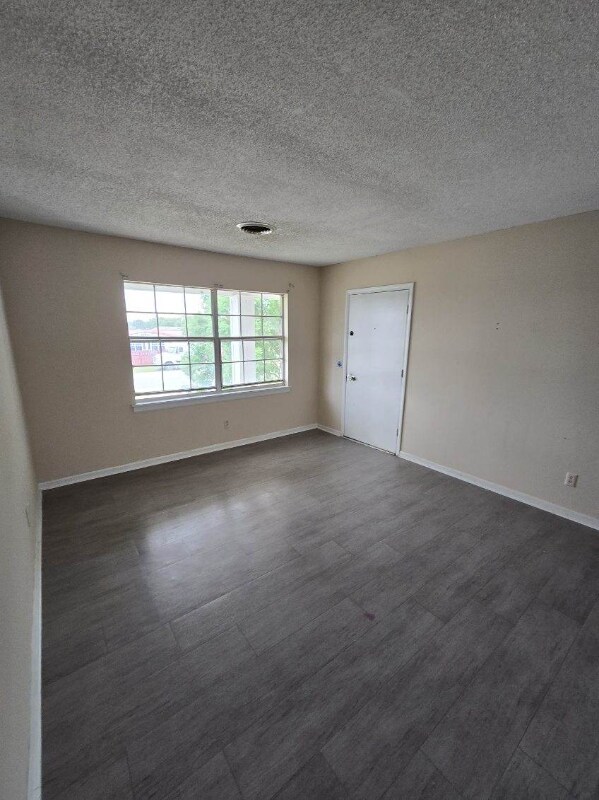 196 Industrial Dr Unit 1c, Reidsville, GA 30453